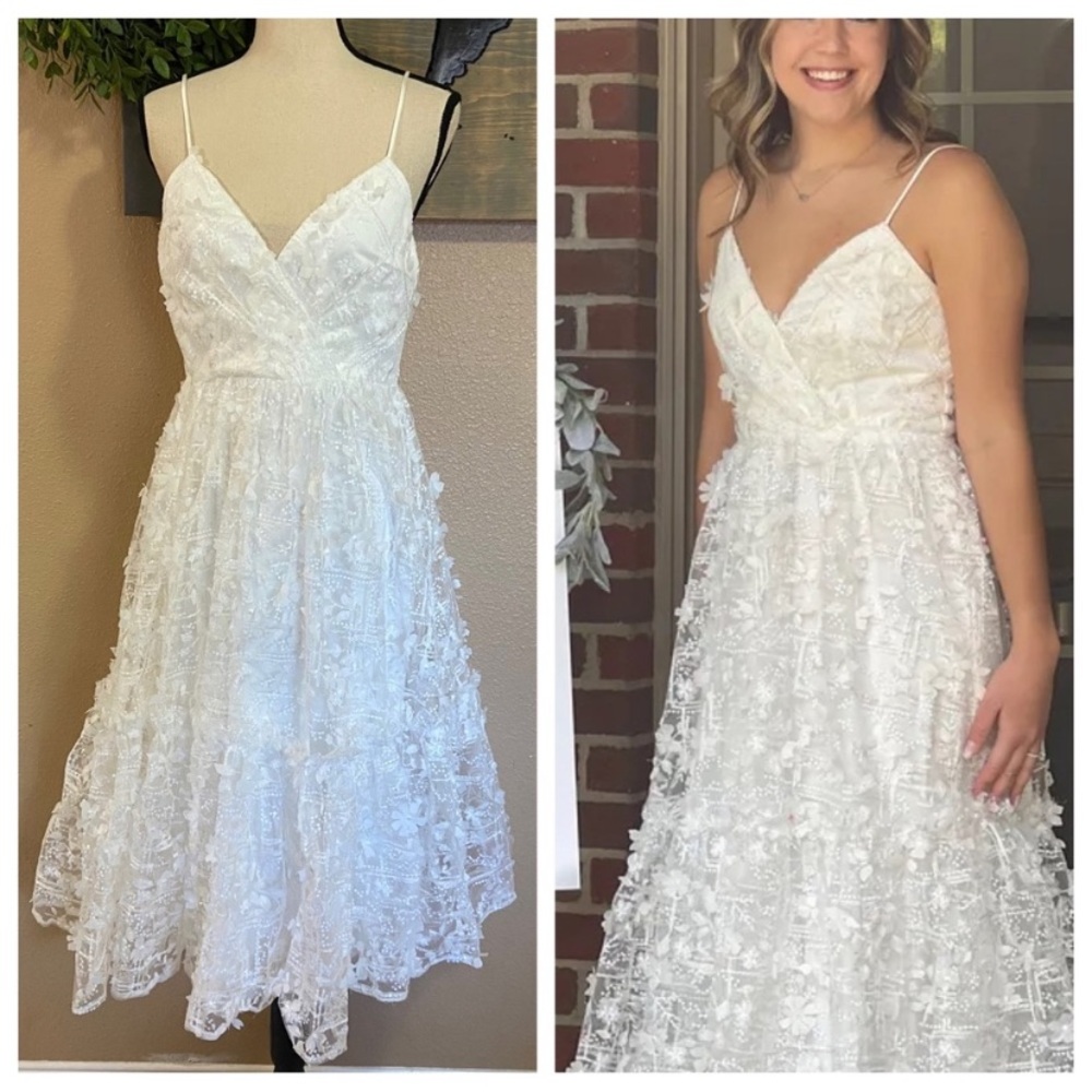 NWOT Lulus Springtime Soiree White Sequin 3D Floral Applique Midi Dress